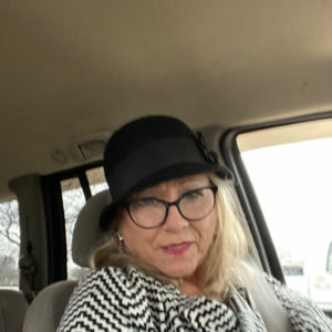 Meet your Posher, Regina